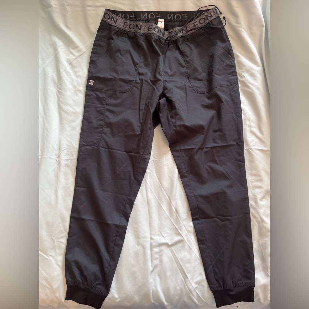 Eon jogger pants scrubs L